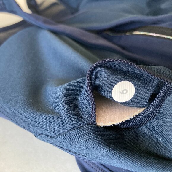 Like new! Lululemon navy tank top with built-in bra / sports bra (size 6) - Picture 4 of 4